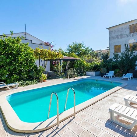 Stunning Apartment In Kastel Stari With Wifi Kaštela エクステリア 写真