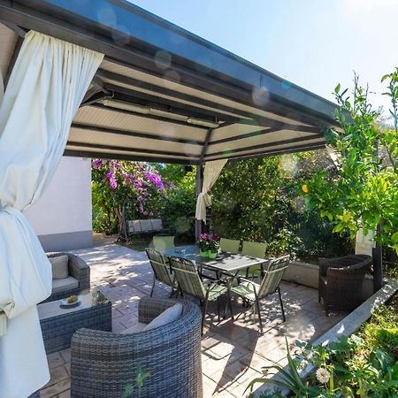 Stunning Apartment In Kastel Stari With Wifi Kaštela エクステリア 写真