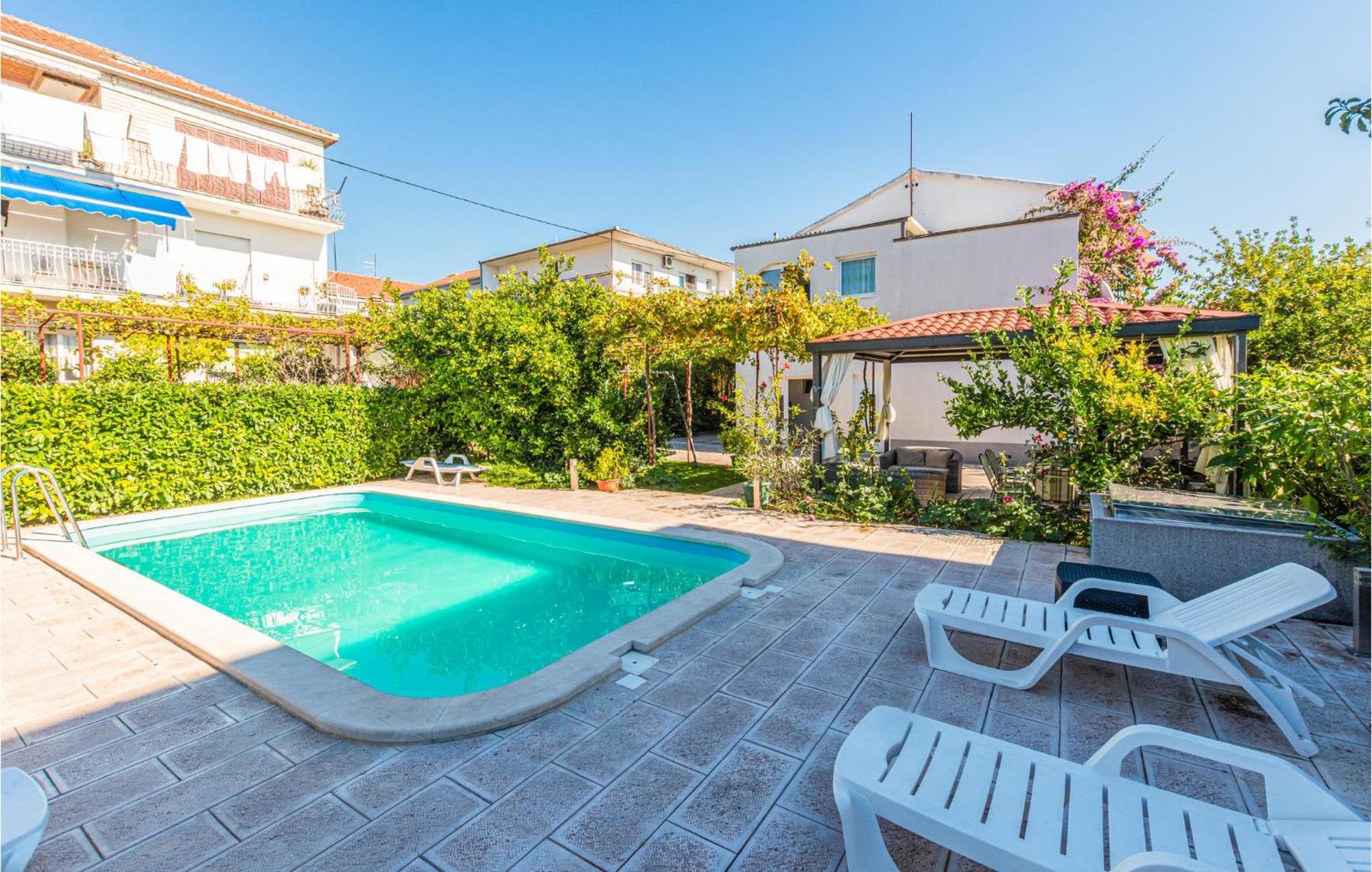 Stunning Apartment In Kastel Stari With Wifi Kaštela エクステリア 写真