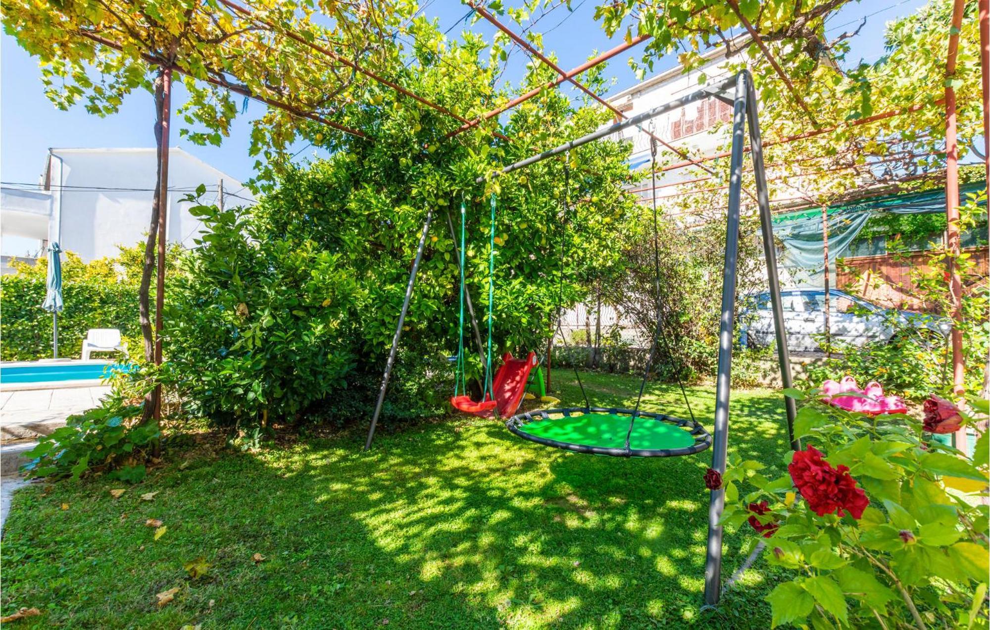 Stunning Apartment In Kastel Stari With Wifi Kaštela エクステリア 写真