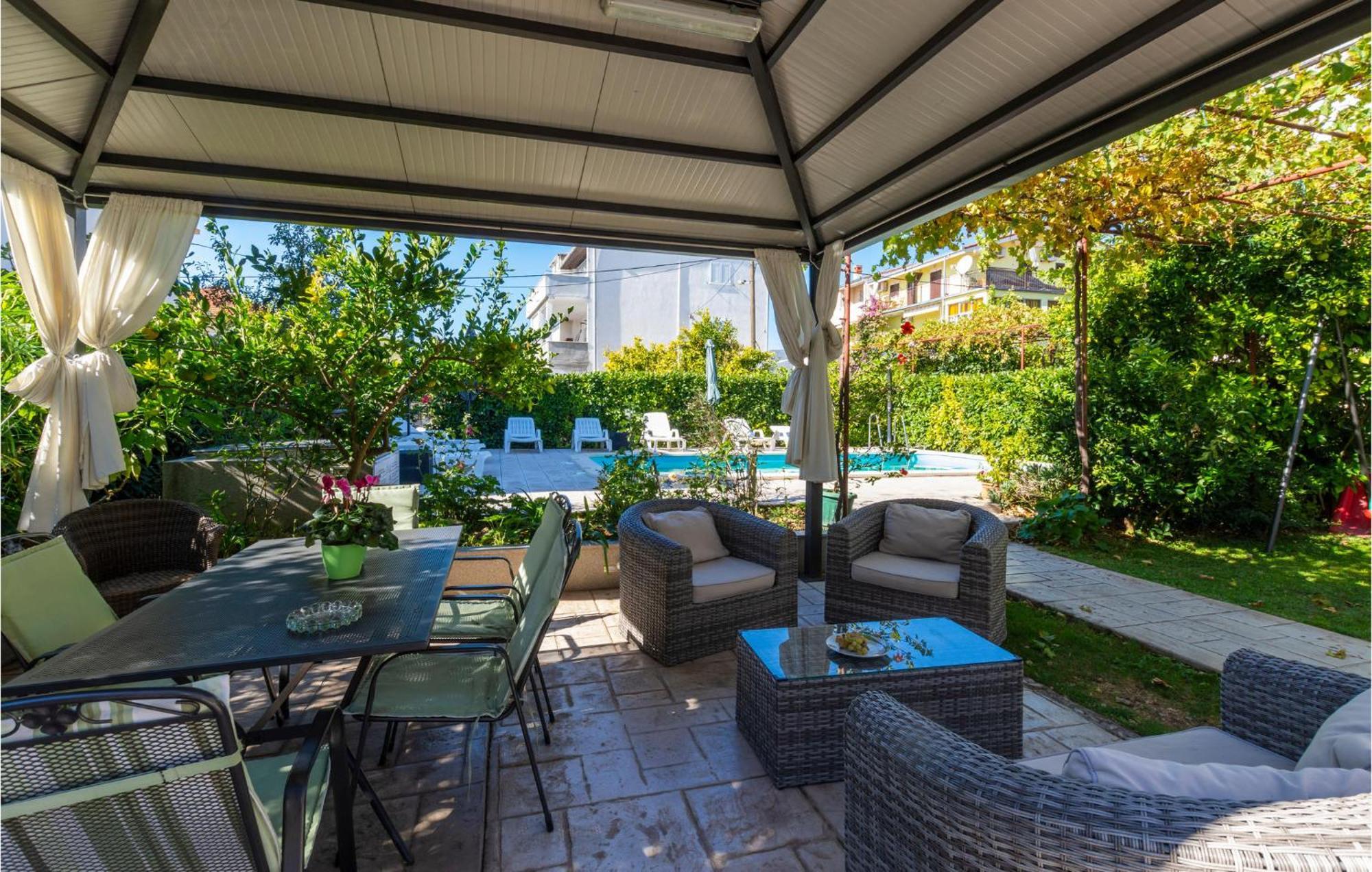 Stunning Apartment In Kastel Stari With Wifi Kaštela エクステリア 写真