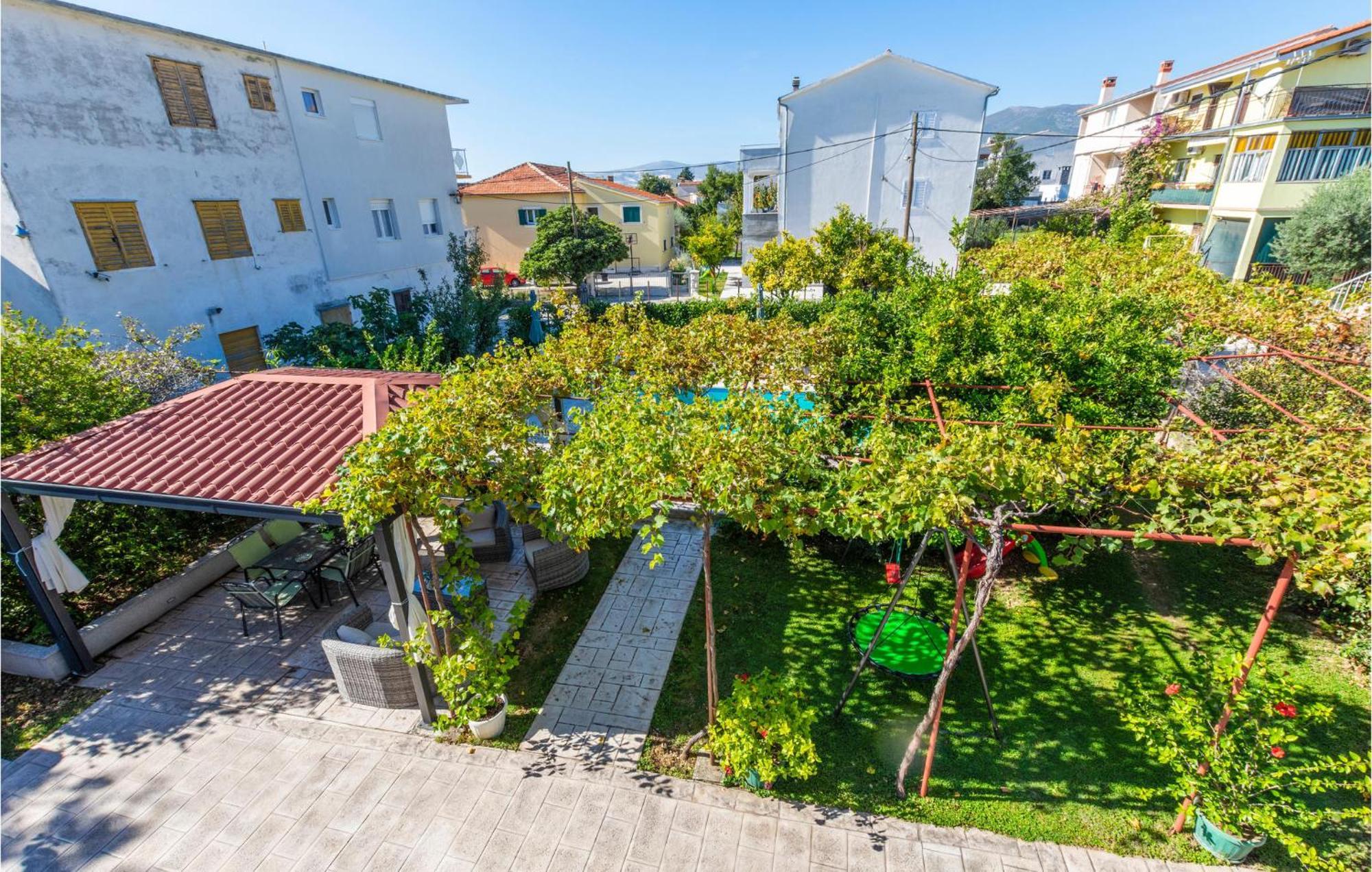 Stunning Apartment In Kastel Stari With Wifi Kaštela エクステリア 写真